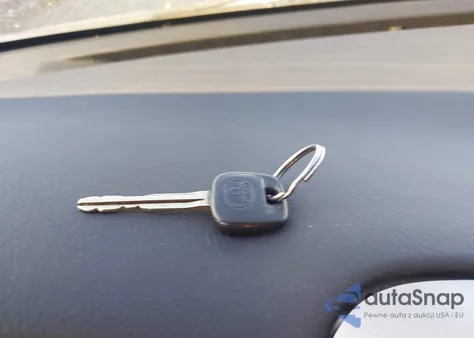 2004 Toyota Matrix Standard z USA, uszkodzony, nr VIN 2T1KR32E24C178609